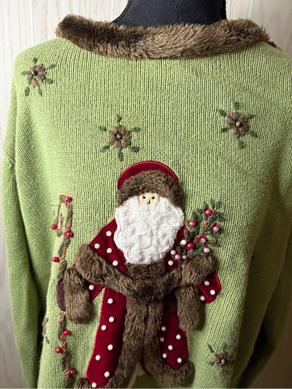 Vintage 90’s Mandalay Bay Green Old Fashioned Santa Sweater Embellished Faux Fur - Picture 3 of 10